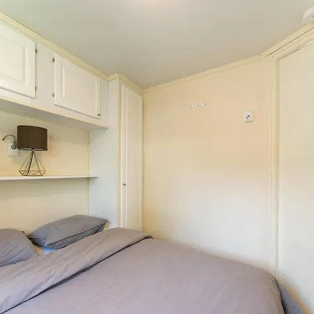 Serene Forest With Comfort, Cleaning Included Putte