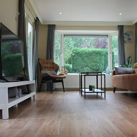 Serene Forest With Comfort, Cleaning Included Chalet Putte